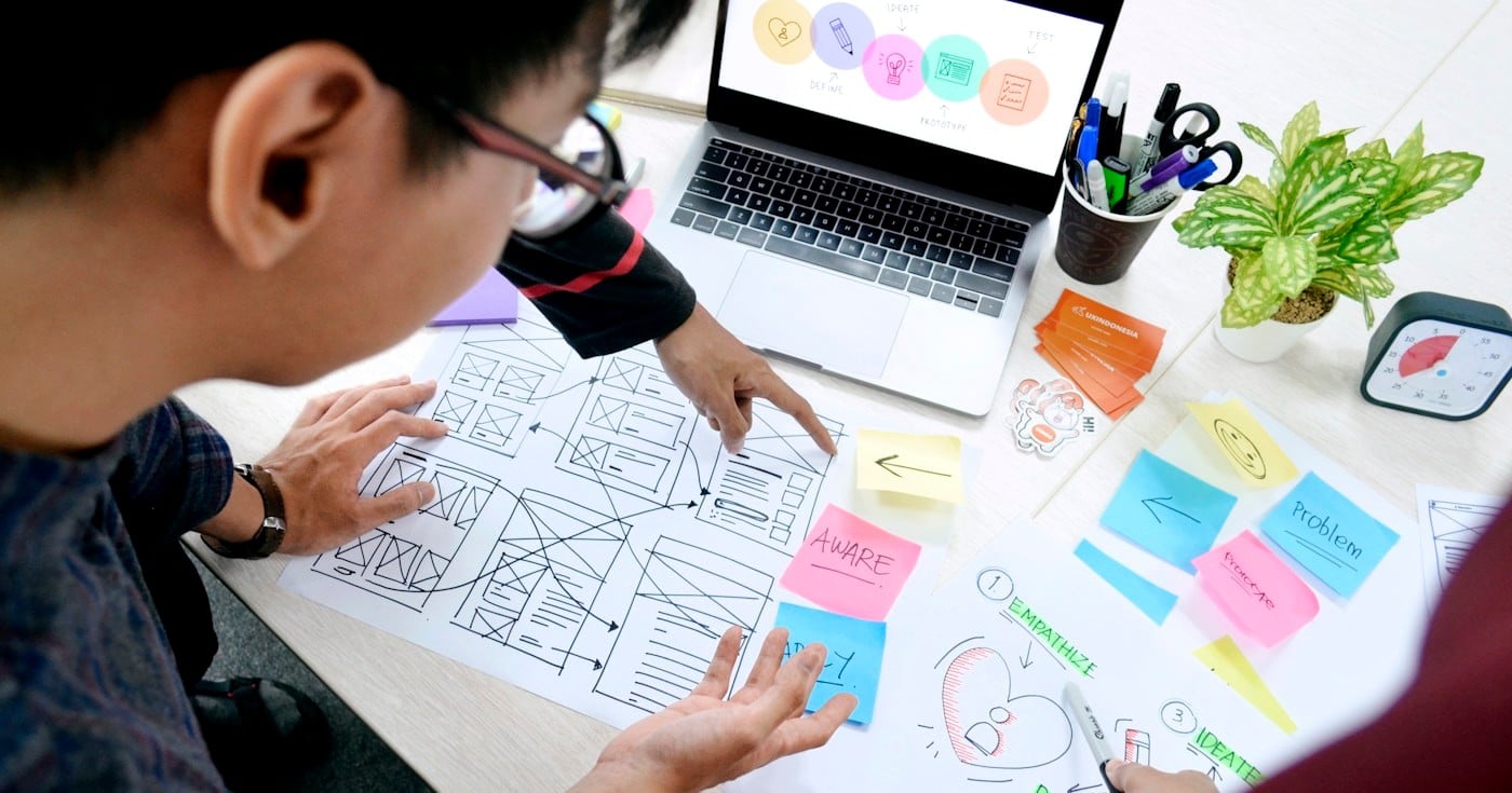 Qualitative research session — UX researcher conducting user interviews